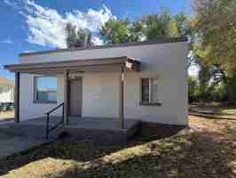 featured image of 806 Robinson Ave