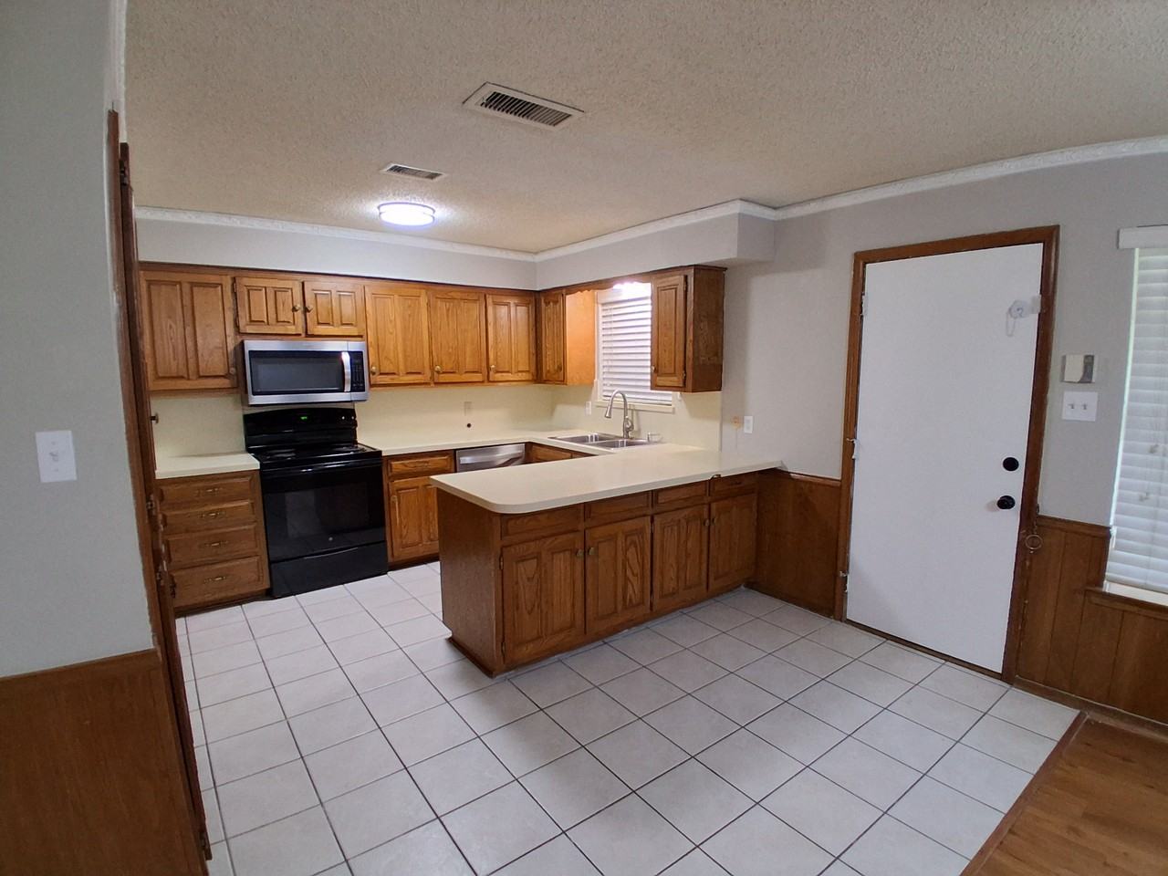 2800 S Fielder Rd #A - Photo 2 of 10