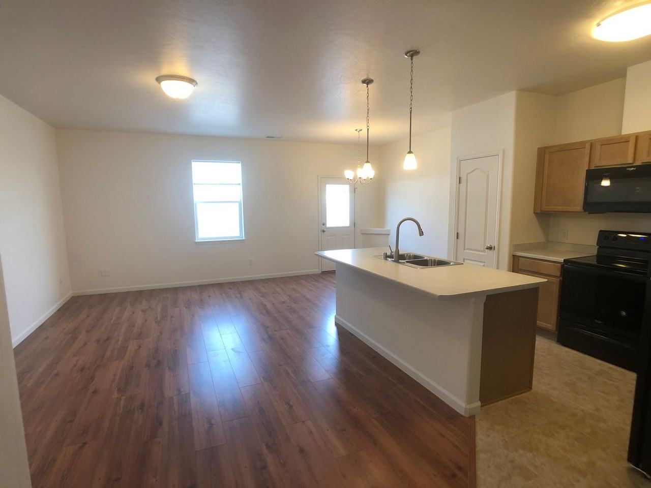 612 Mesa Canyon Ln #G - Photo 4 of 18