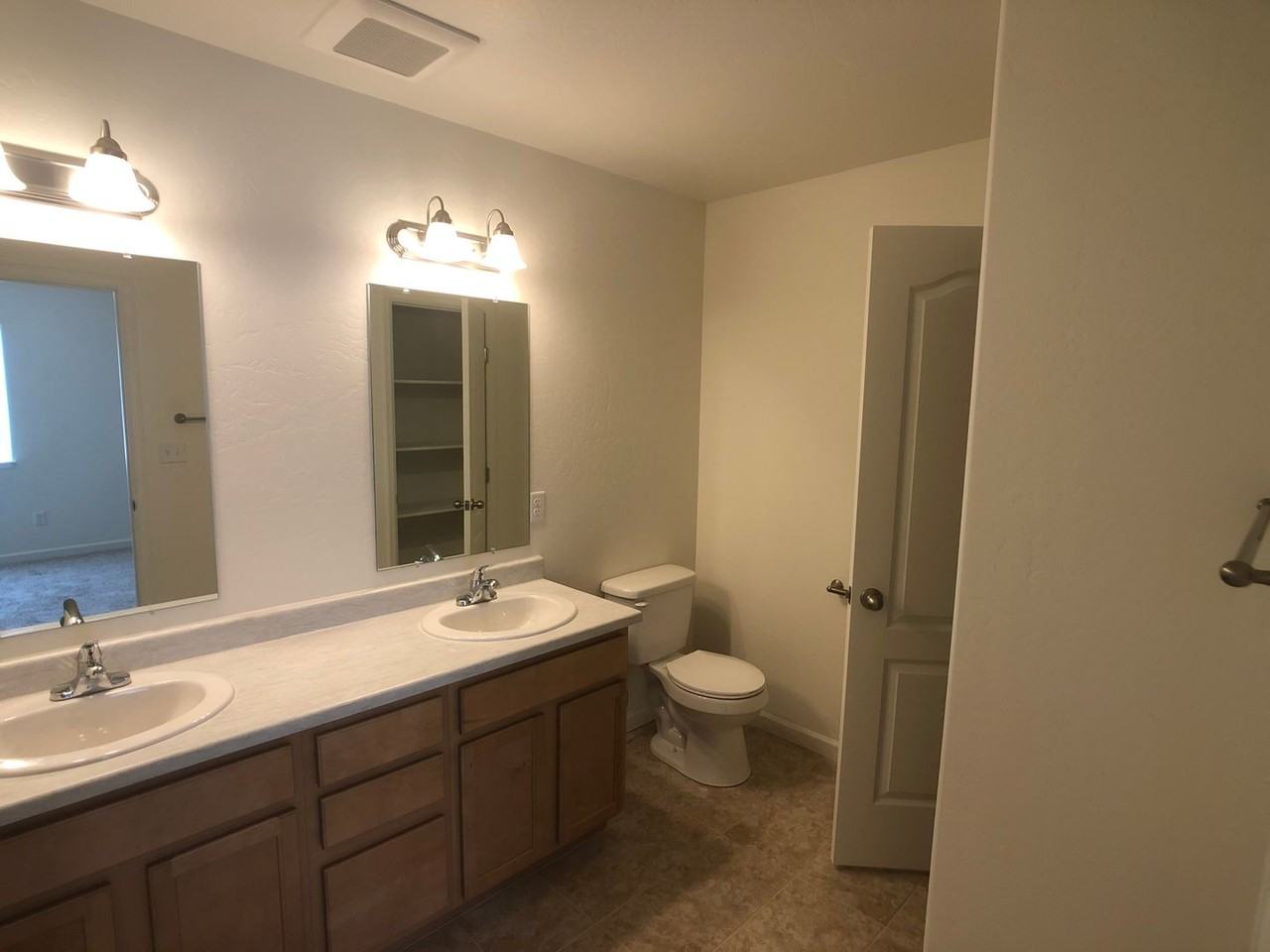 612 Mesa Canyon Ln #G - Photo 5 of 18