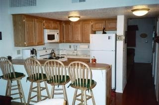 775 Summit Blvd #4 - Photo 3 of 50