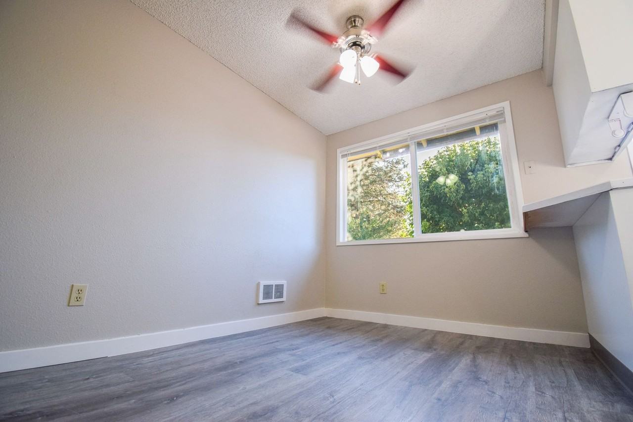 2391 Se 152nd Ave - Photo 3 of 25