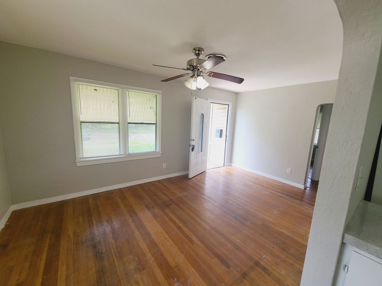 2929 4th Ave S - Photo 4 of 45