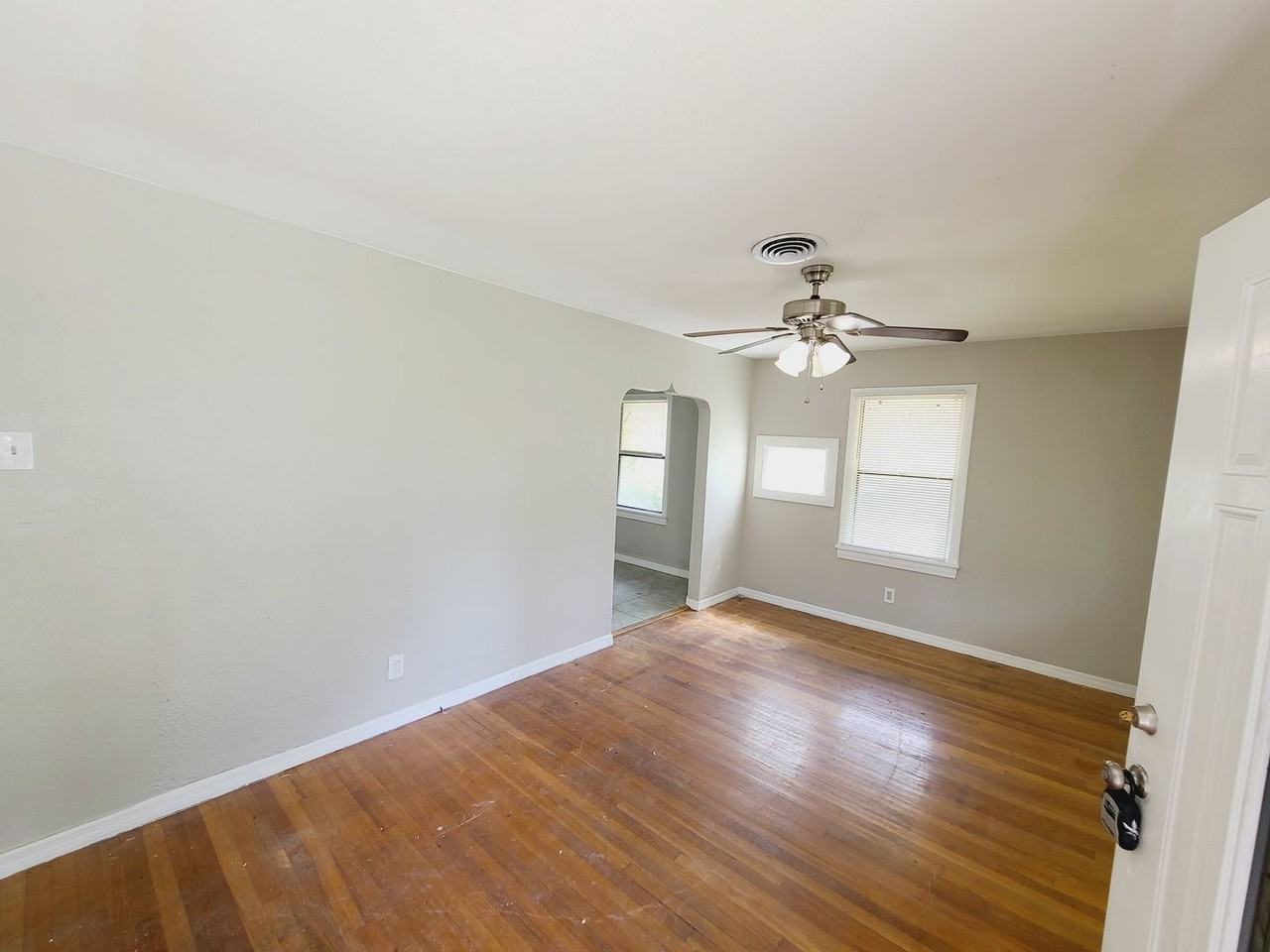 2929 4th Ave S - Photo 5 of 45