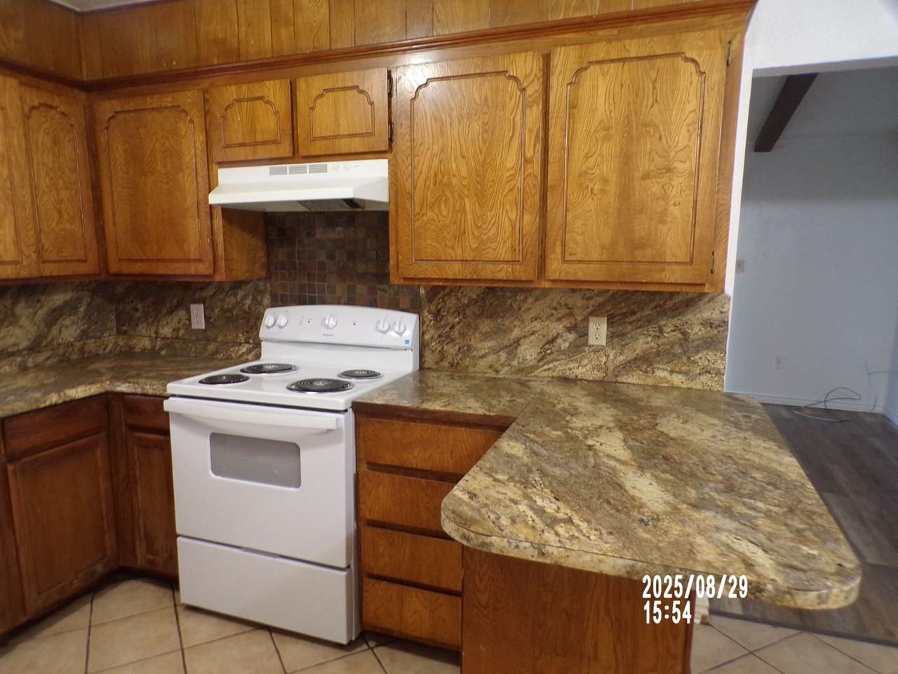 2335 Nw 41st St - Photo 3 of 28