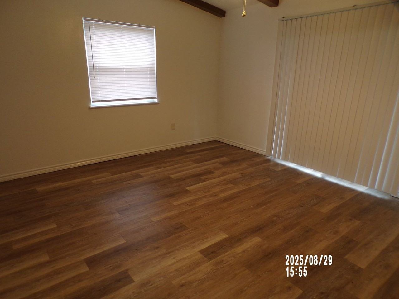 2335 Nw 41st St - Photo 7 of 28