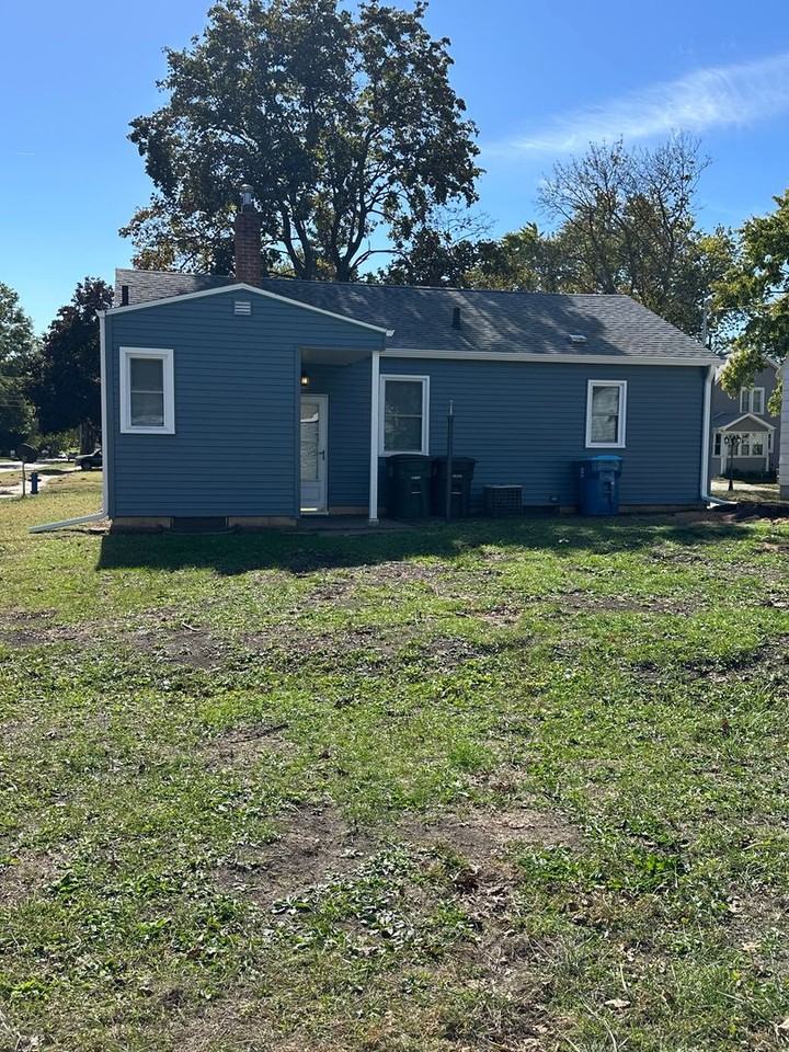 700 Kern St - Photo 2 of 9