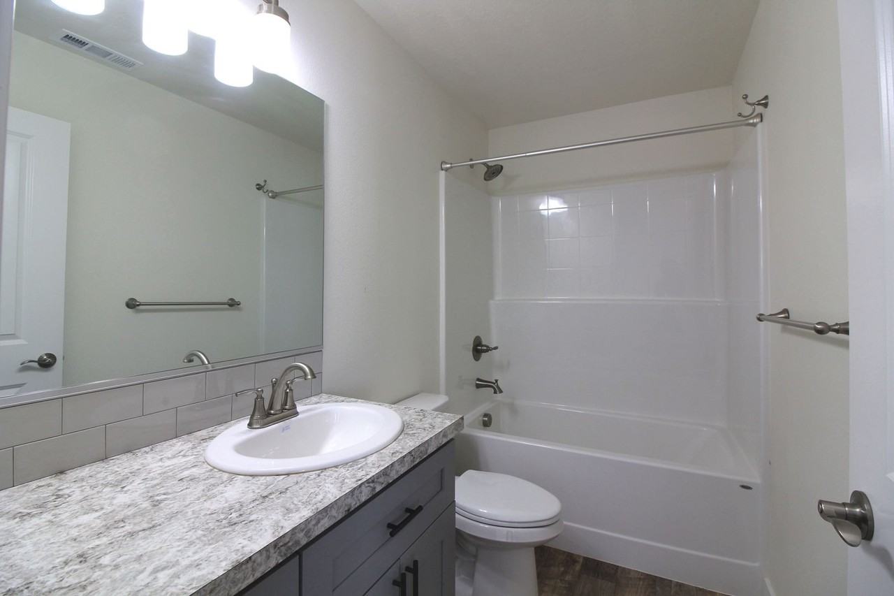 1073 S Cedar Pl - Photo 7 of 13