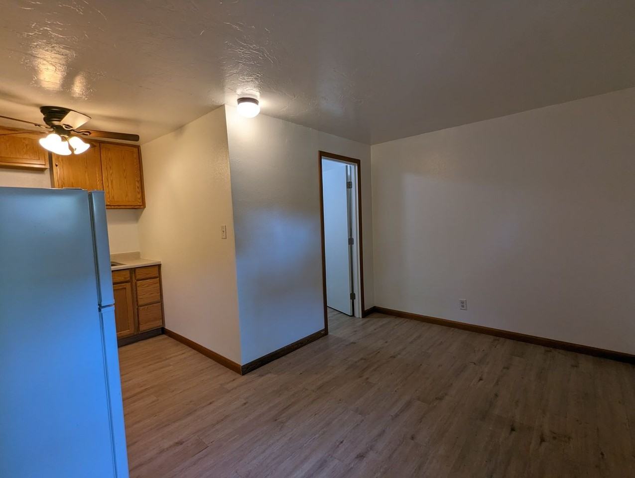 160 20th St #17 - Photo 4 of 11
