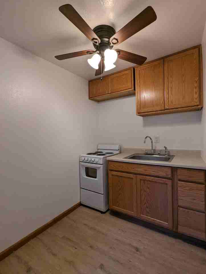 160 20th St #17 - Photo 5 of 11