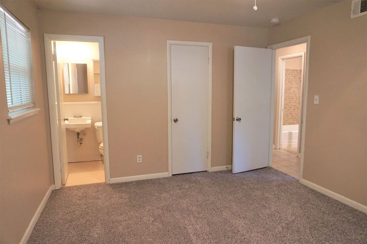 1813 Hardy Dr - Photo 6 of 39