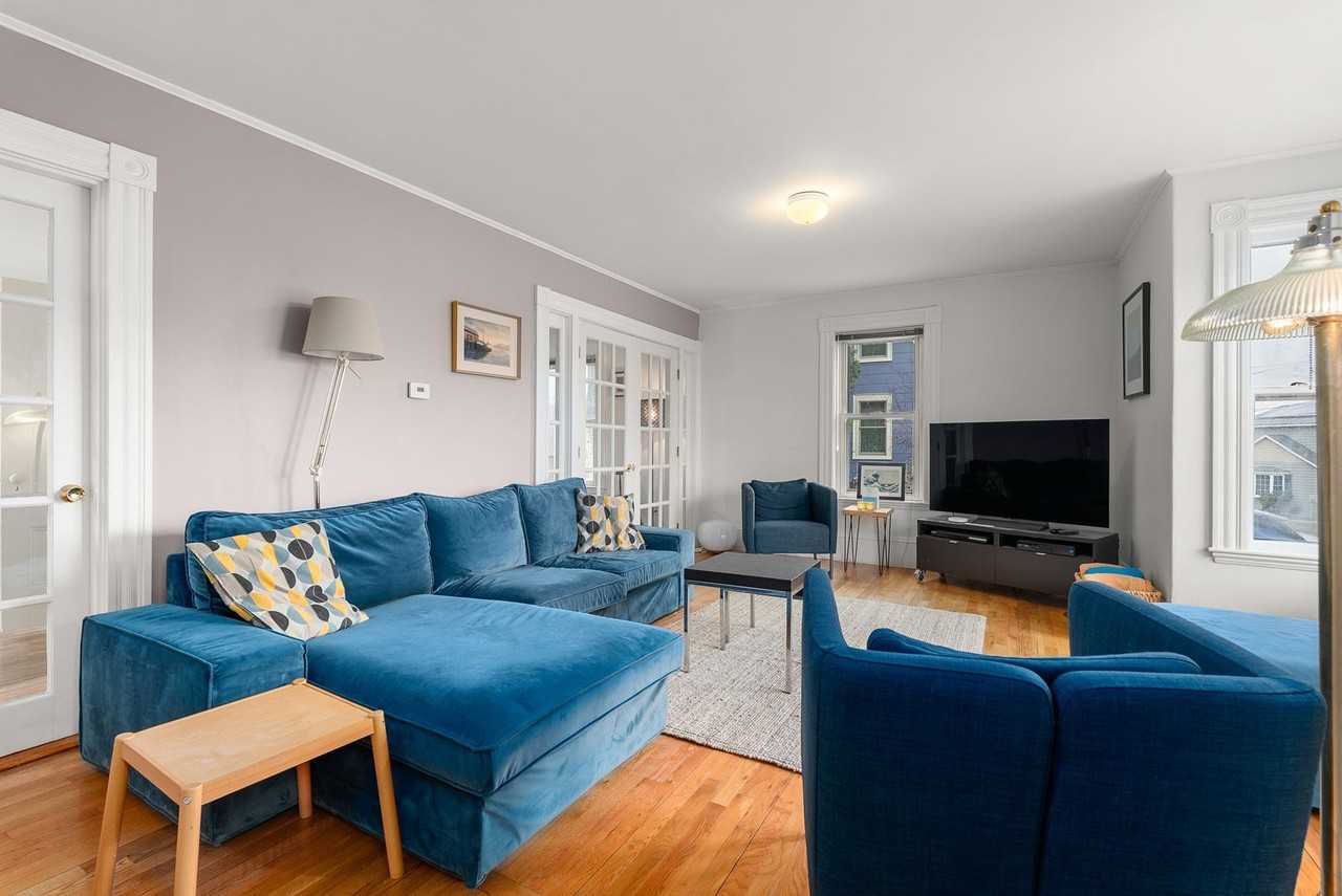 11 S Kilby St - Photo 2 of 28