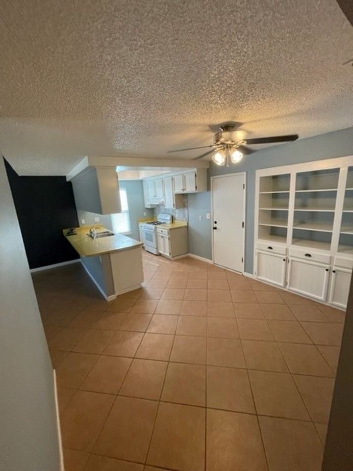 1825 Vista Creek Dr - Photo 6 of 21