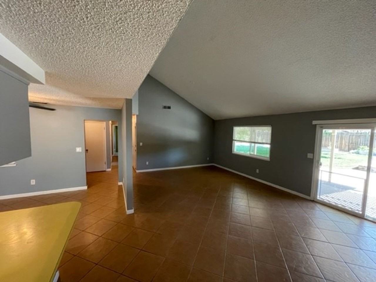 1825 Vista Creek Dr - Photo 7 of 21