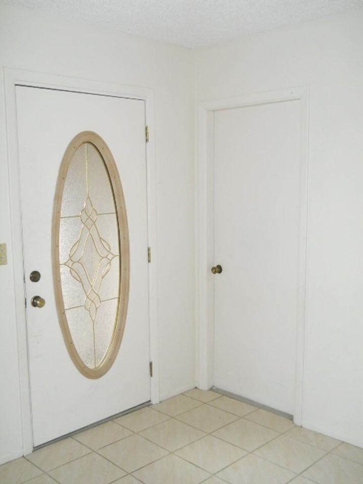 6247 Spring Hill Dr - Photo 4 of 29