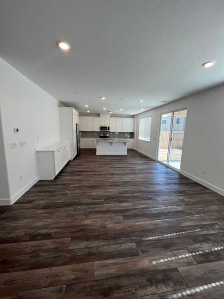 4049 Sprout St - Photo 5 of 48