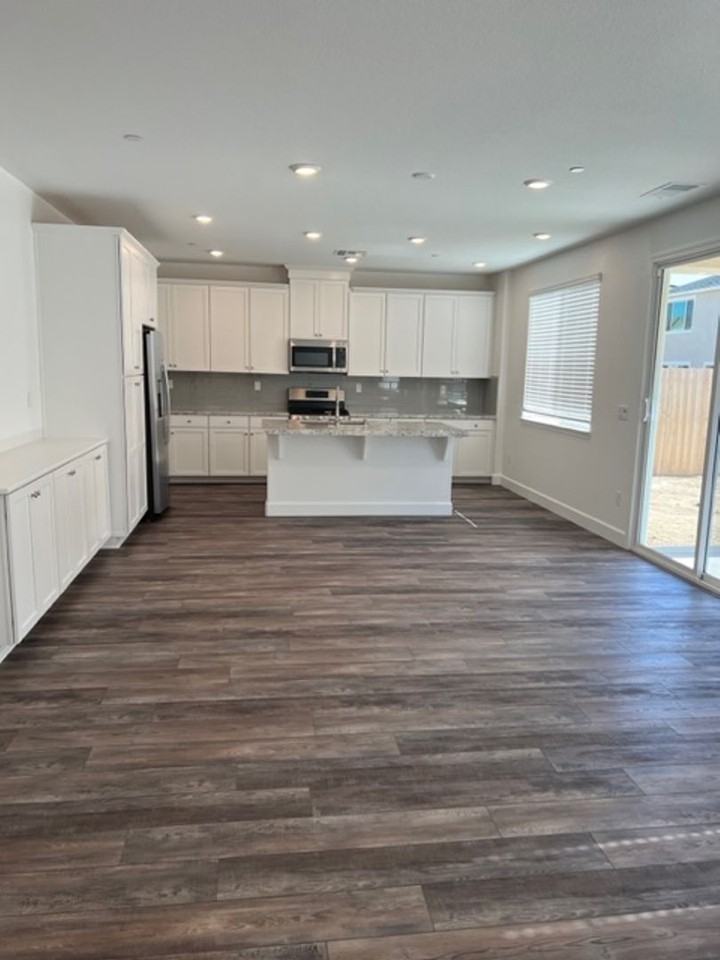 4049 Sprout St - Photo 6 of 48