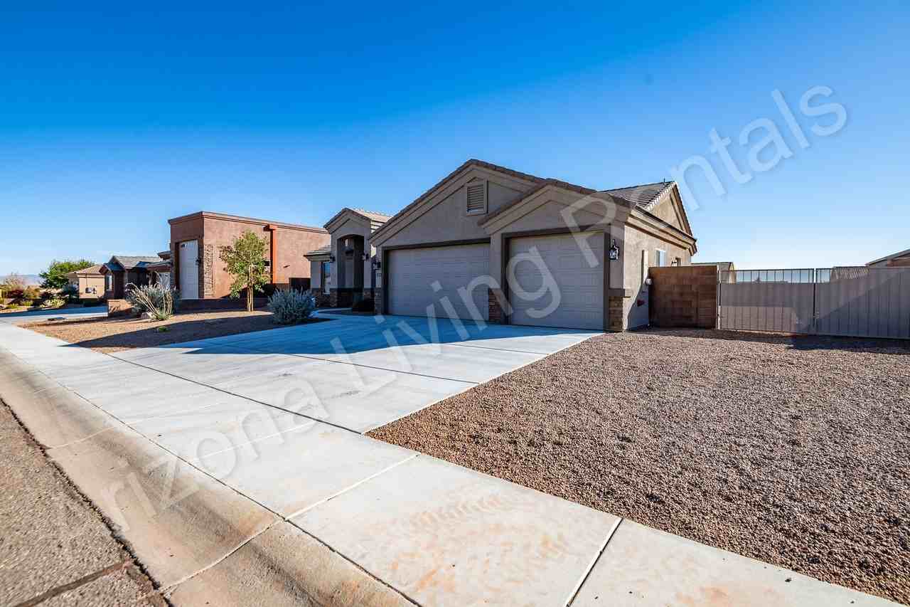 1726 E Aloe St - Photo 2 of 33