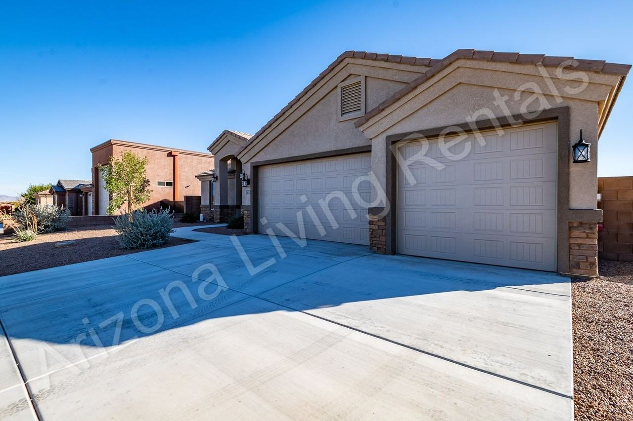 1726 E Aloe St - Photo 5 of 33