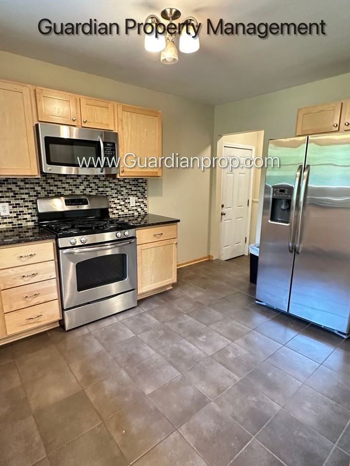 1020 Orkla Dr - Photo 7 of 26