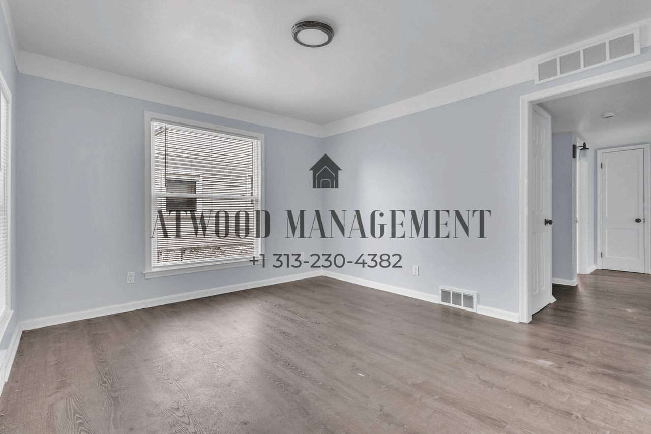 9078 Minock St - Photo 3 of 19