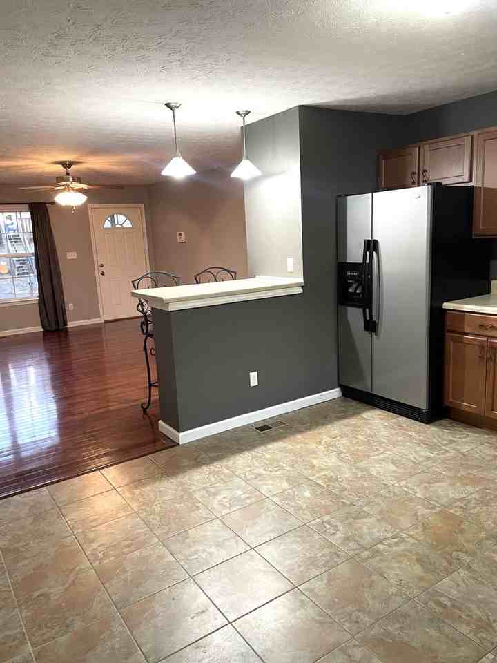 2138 Bernhurst Dr - Photo 4 of 12