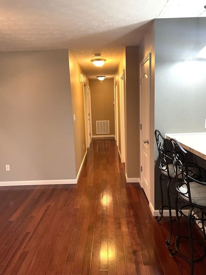 2138 Bernhurst Dr - Photo 5 of 12