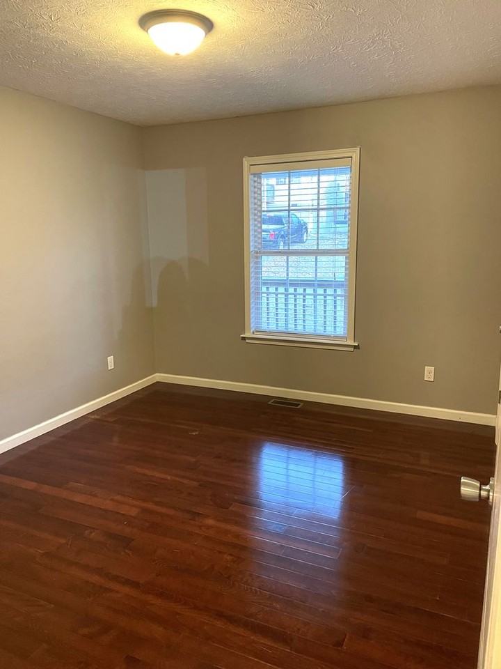 2138 Bernhurst Dr - Photo 6 of 12