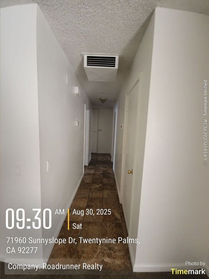 71960 Sunnyslope Dr - Photo 3 of 11
