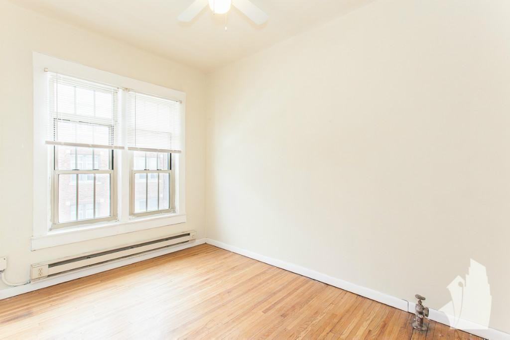 624 W Barry Ave #W2