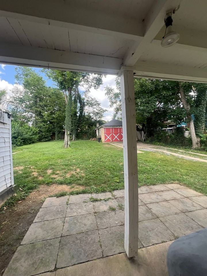 169 E Pomfret St - Photo 6 of 11