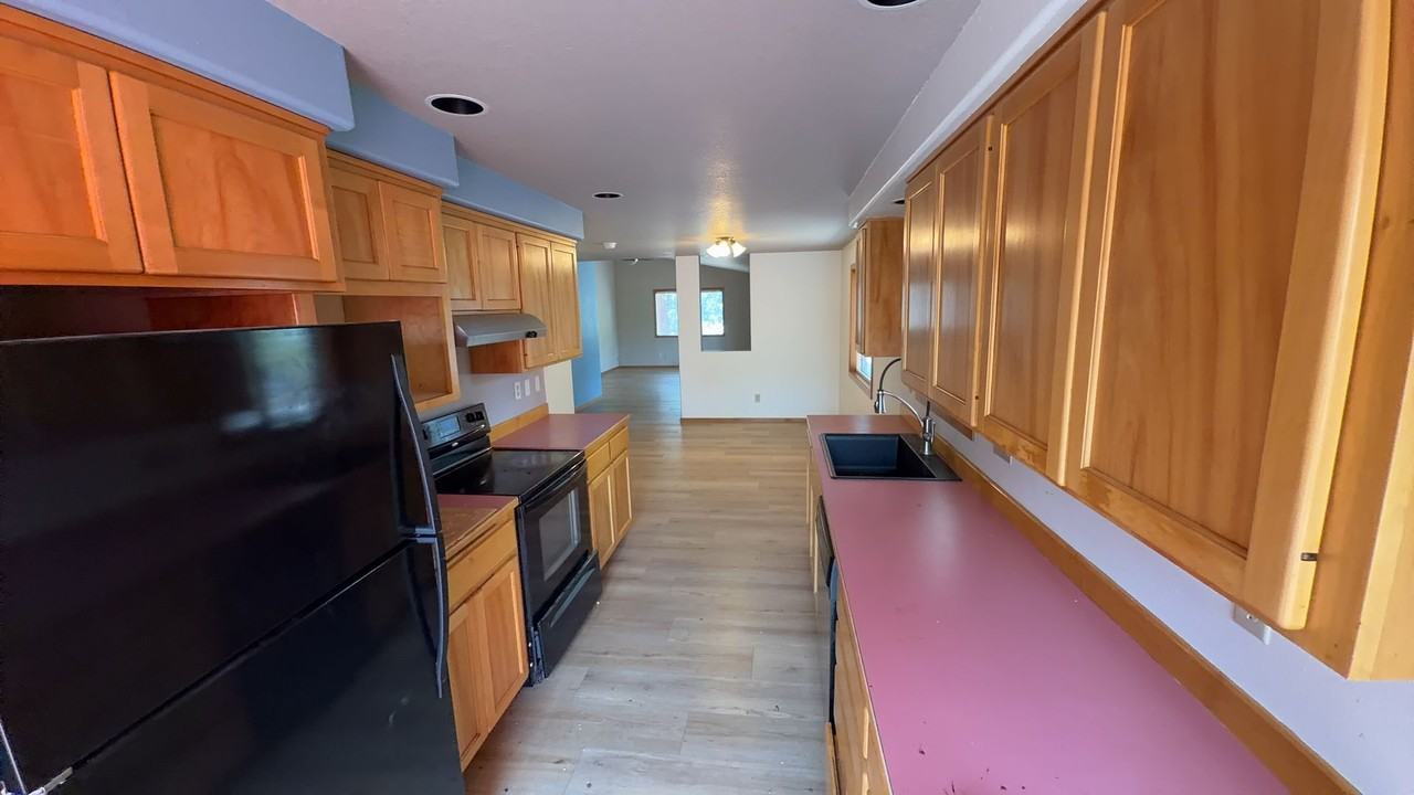 2741 Ne Laramie Way - Photo 6 of 20
