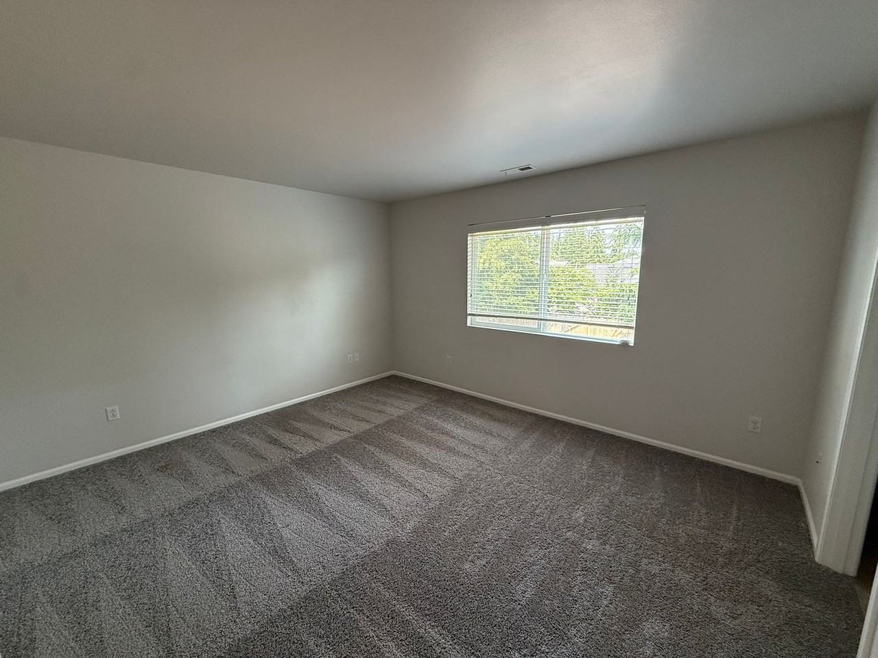24028 Se 262nd St - Photo 7 of 12