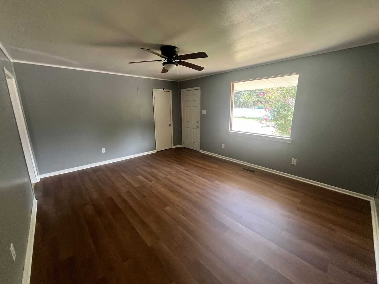 511 Bailey Ave - Photo 4 of 20