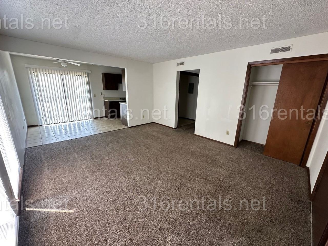 351 E Marion Ct #4 - Photo 3 of 12