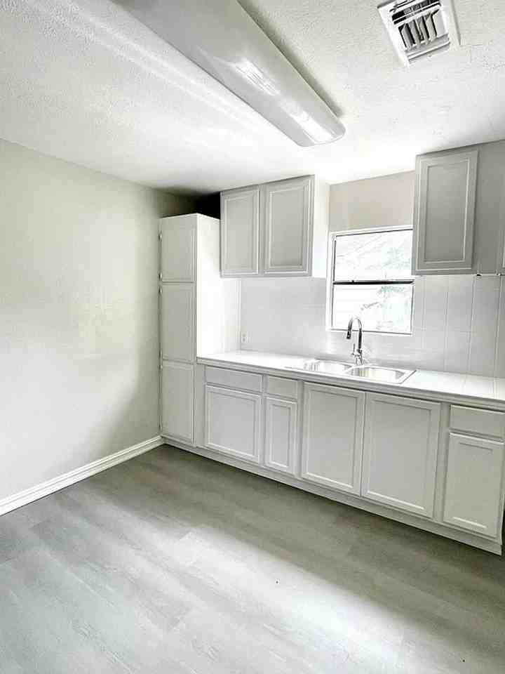 1850 Hebert St - Photo 2 of 11