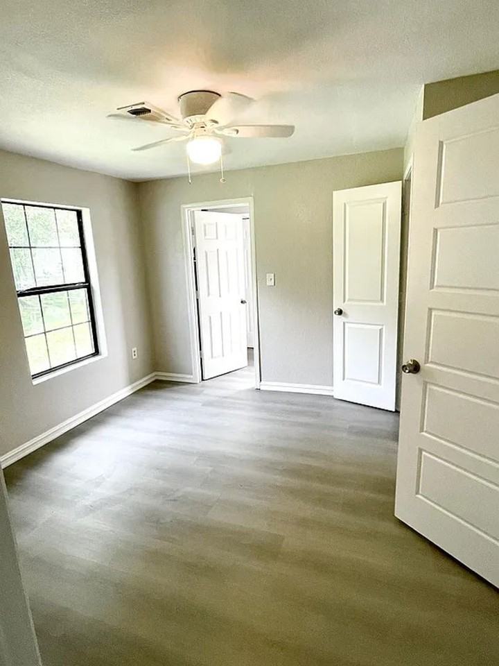 1850 Hebert St - Photo 7 of 11