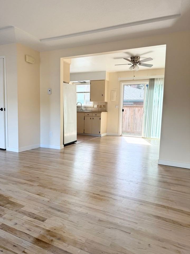 529 Ne 113th Ave - Photo 7 of 18