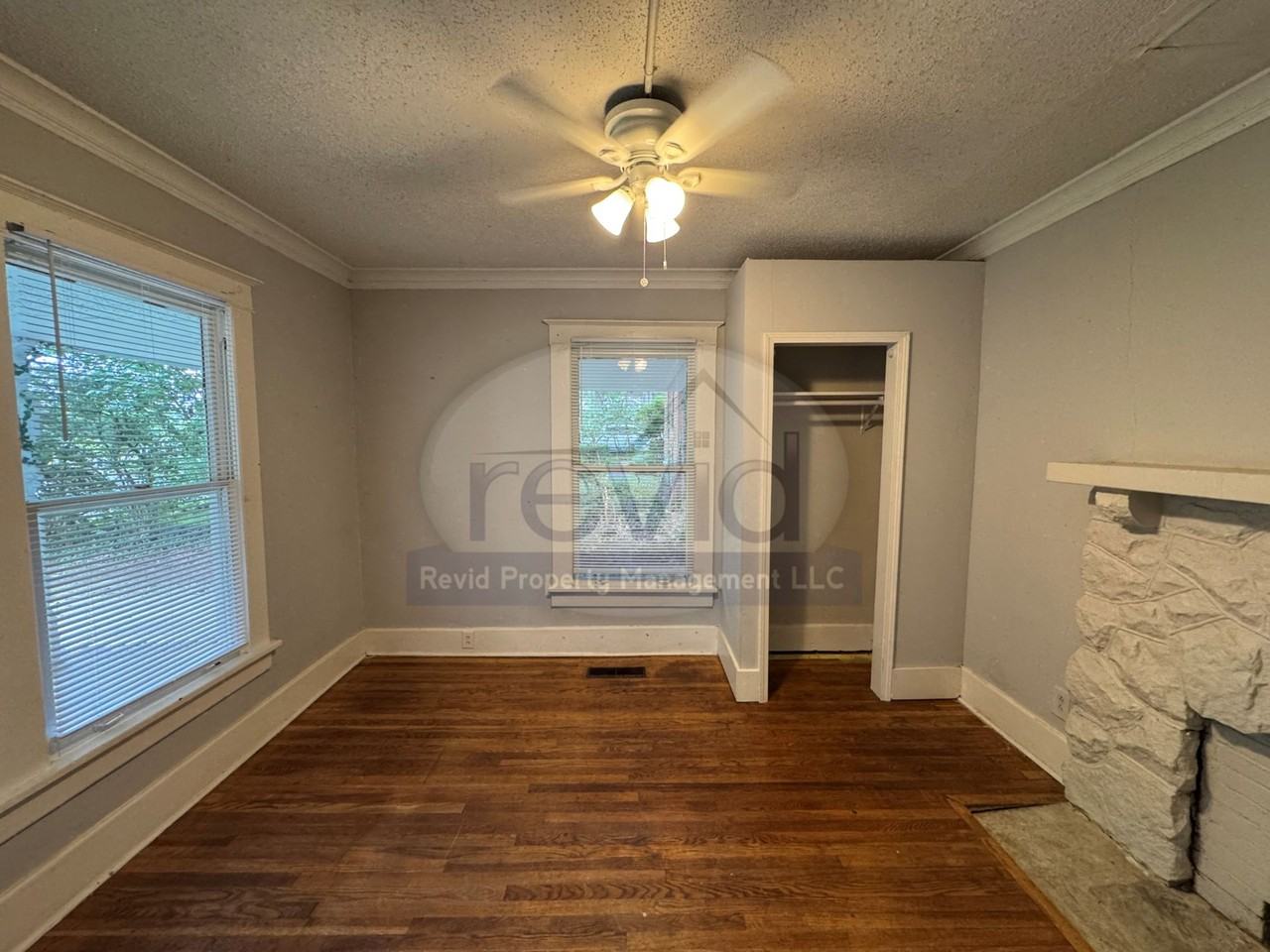 3665 Spottswood Ave - Photo 3 of 32