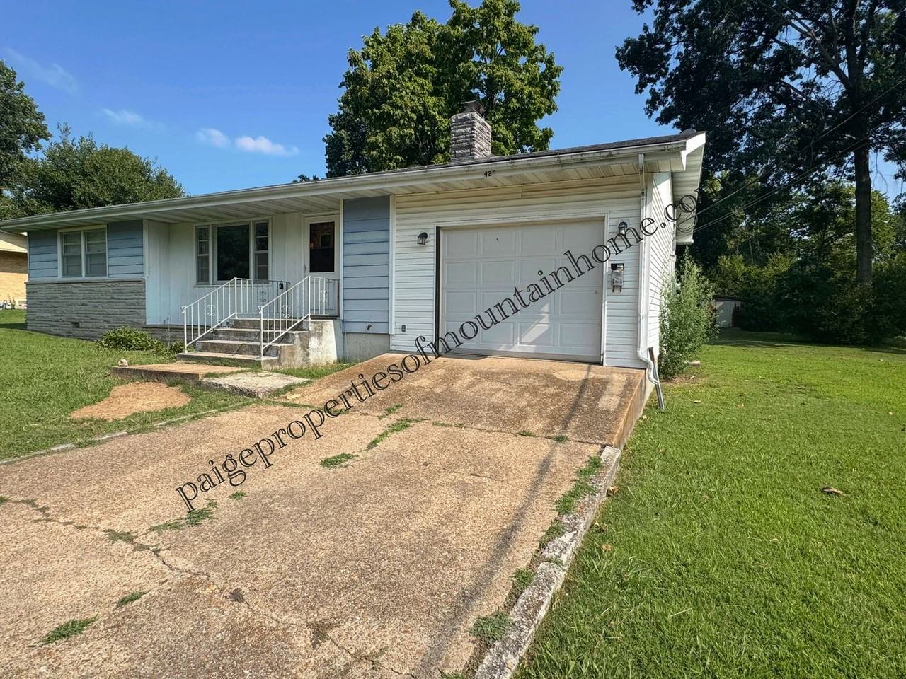 425 Ashington Dr - Photo 2 of 24