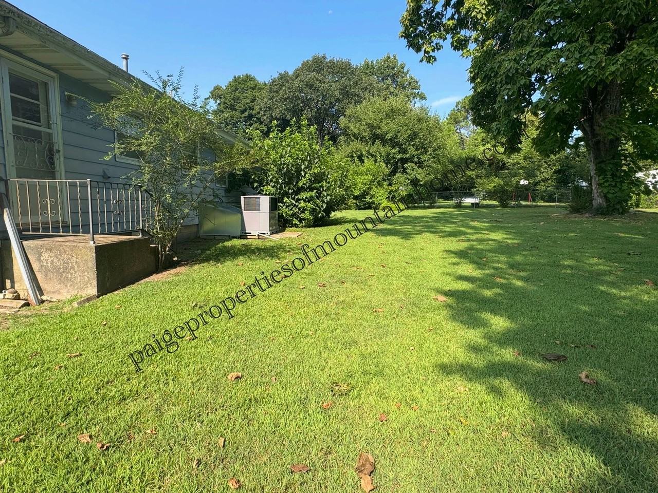 425 Ashington Dr - Photo 4 of 24