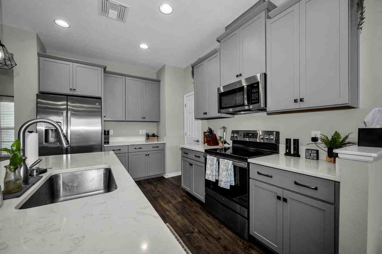 30179 Southwell Ln - Photo 6 of 28