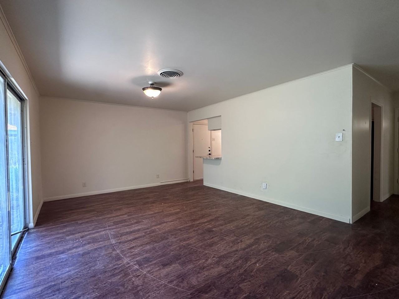 825 Crestview Dr - Photo 5 of 10