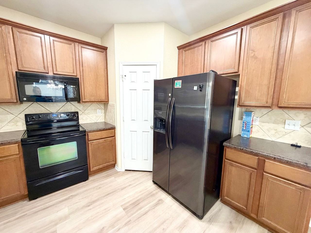 6404 Mundo Dr - Photo 6 of 22