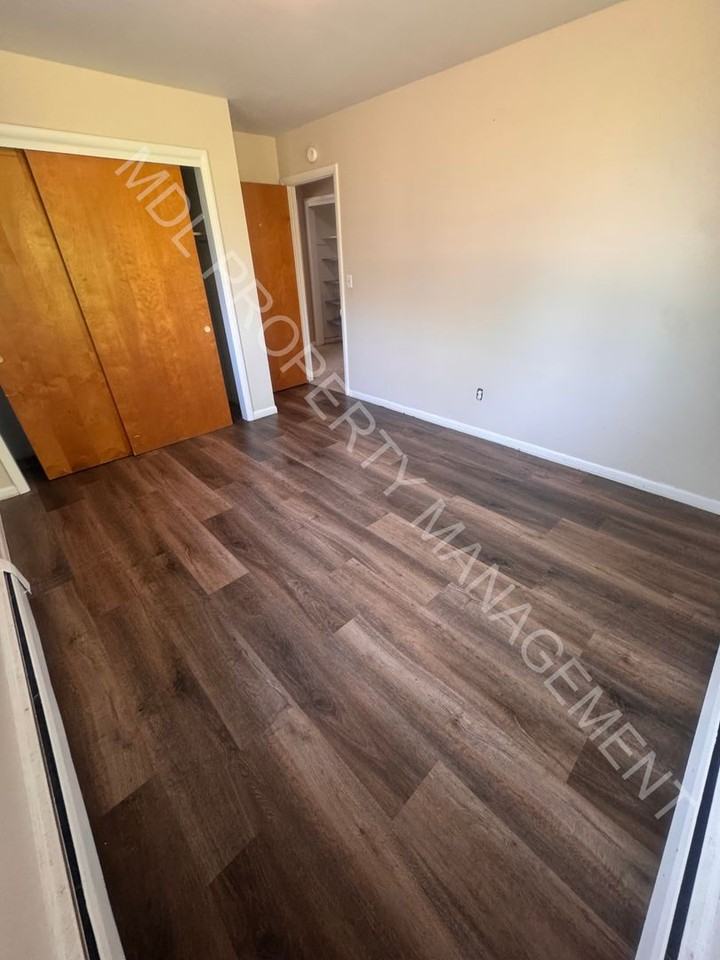 2020 Weiss - Photo 4 of 17