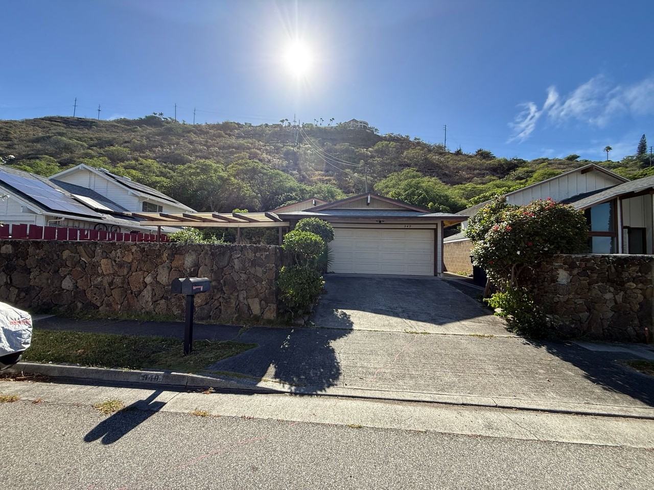 949 Wainiha St - Photo 2 of 17