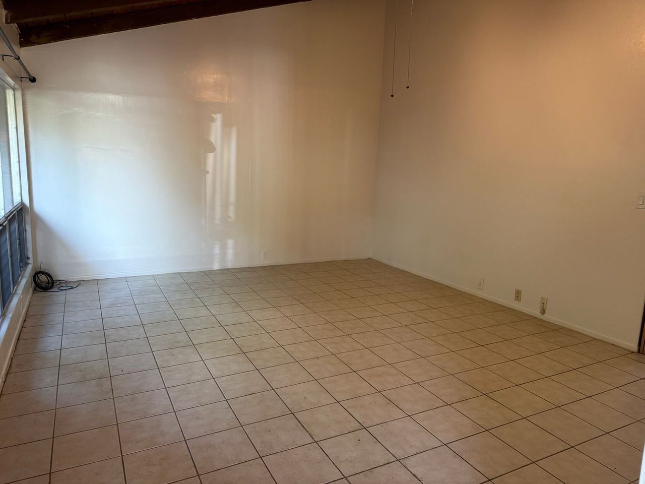 949 Wainiha St - Photo 5 of 17