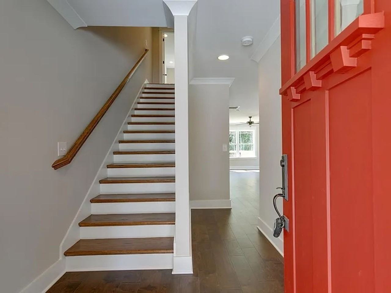 127B Commerce St - Photo 3 of 20