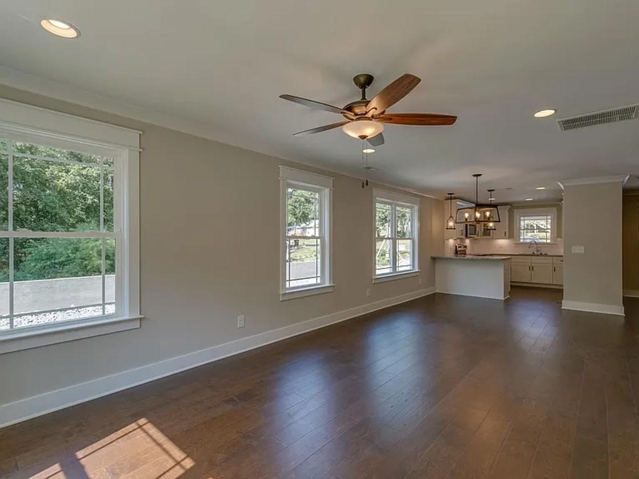 127B Commerce St - Photo 6 of 20