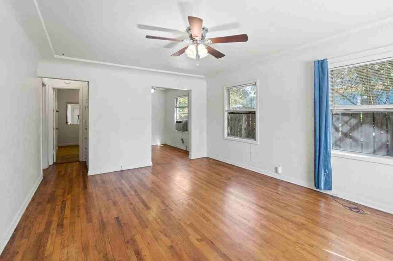 914 W 4th St - Photo 4 of 13